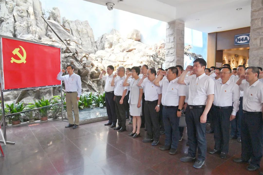 蘇鹽集團開展“學習鐵軍精神 汲取奮進力量”主題黨日活動 蘇鹽集團開展“學習鐵軍精神 汲取奮進力量”主題黨日活動
