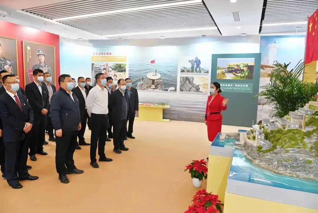 致敬奮斗者 奮進新征程 蘇鹽集團組織參觀“新時代江蘇重大先進典型主題影像展” 致敬奮斗者 奮進新征程 蘇鹽集團組織參觀“新時代江蘇重大先進典型主題影像展”