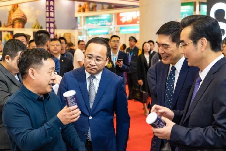 “淮鹽”精彩亮相第六屆中國(淮安)國際食品博覽會(huì)、金秋經(jīng)貿(mào)洽談會(huì) “淮鹽”精彩亮相第六屆中國(淮安)國際食品博覽會(huì)、金秋經(jīng)貿(mào)洽談會(huì)